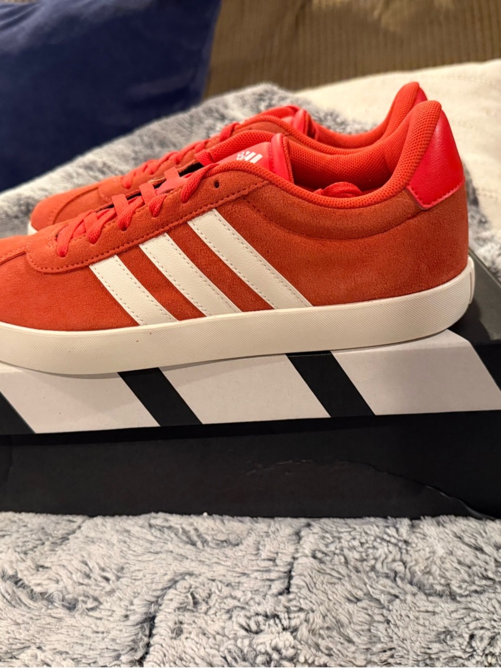 adidas - VL Court 3.0K - Red Suede Sneakers with White Stripes - Picture 3 of 4
